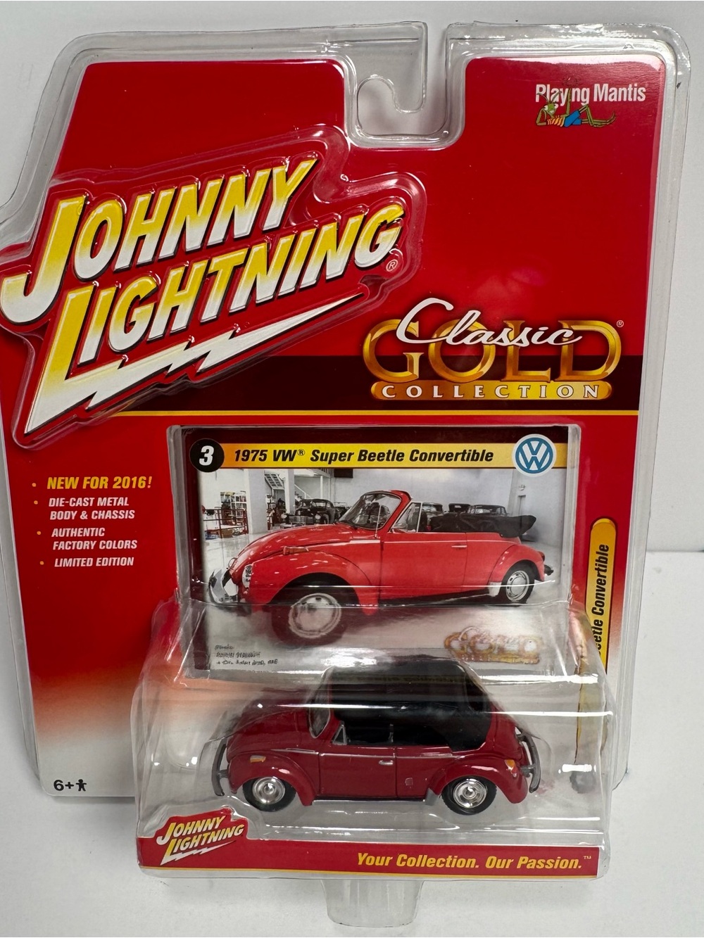 Johnny Lightning 1975 VW Super Beetle Convertible Classic Gold